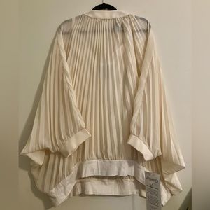ASHRO Cream Pleated Top